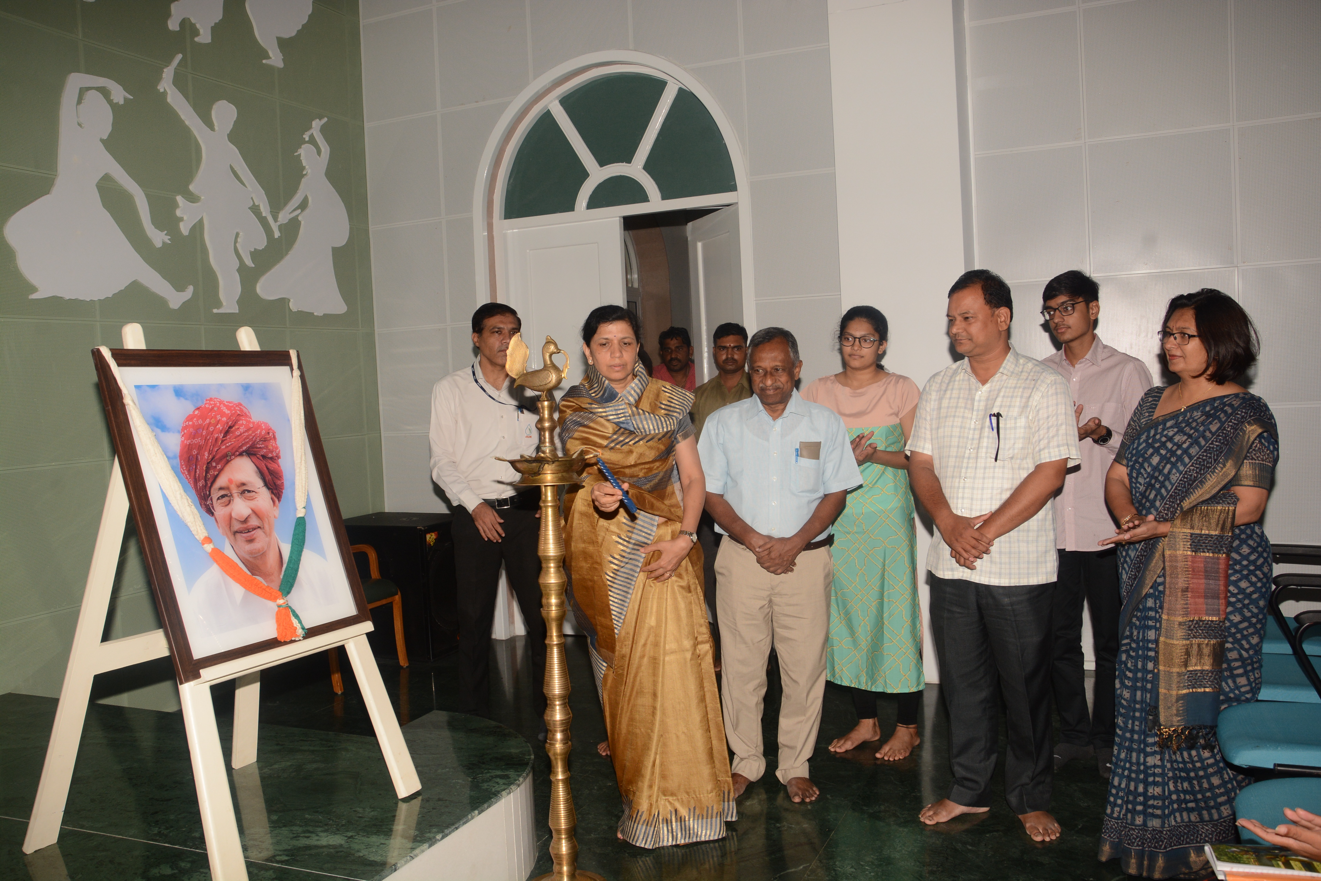 अनुभूती निवासी शाळेच्या विद्यार्थ्यांसाठी विशेष ‘आत्रंप्रिनर’कार्यक्रमाचा शुभारंभ