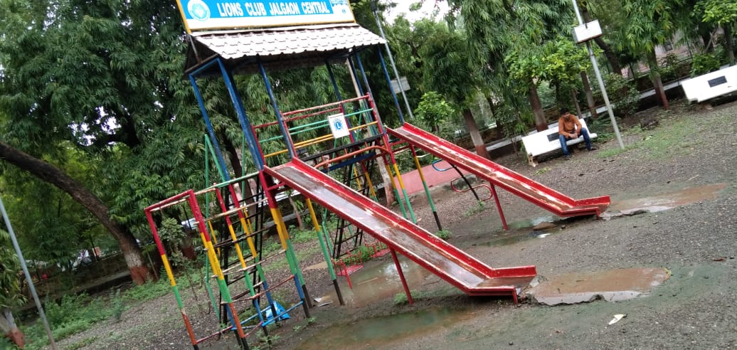 जळगांव जिल्ह्याच्या स्थानिक विकास निधीचा अपव्यय