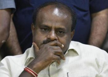 कर्नाटकात राजकीय भूकंप?, काँग्रेसचे ८ तर जेडीएस ३ आमदार राजीनाम्याच्या तयारीत