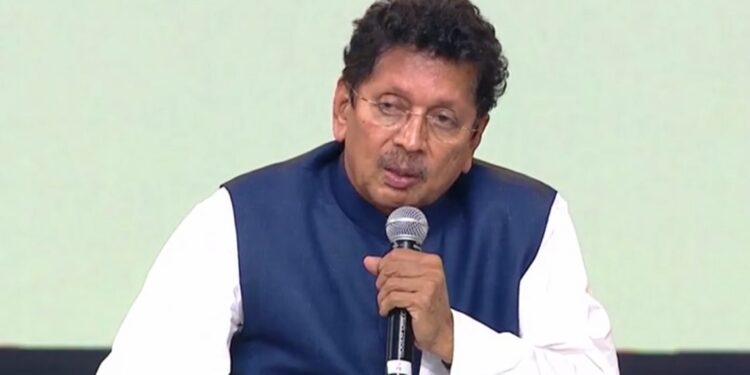 परदेशातील विद्यार्थ्यांना मराठी भाषेचे प्रशिक्षण, राज्य शालेय शिक्षण मंडळाचे प्रमाणपत्र देणार – मराठी भाषा विभाग मंत्री दीपक केसरकर