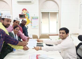 मराठी पत्रकार दिनानिमित्ताने आप युवा आघाडीने मांडल्या पत्रकारांच्या समस्या; पत्रकारांना टोल माफीची मागणी