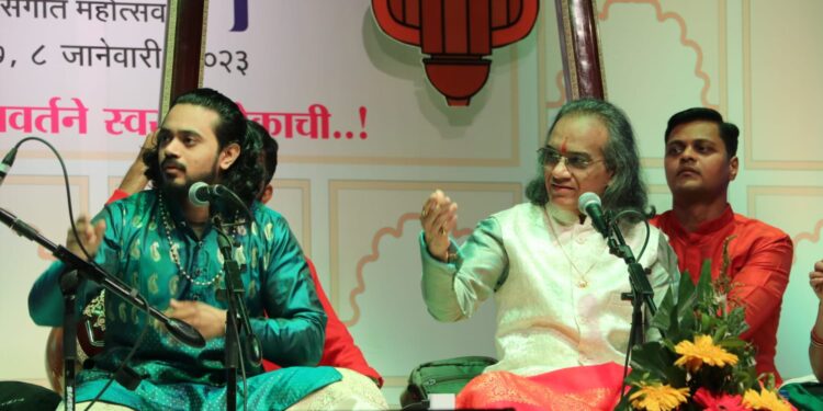 स्वरोत्सवात सहगायनातुन रसिकांची तृप्ती