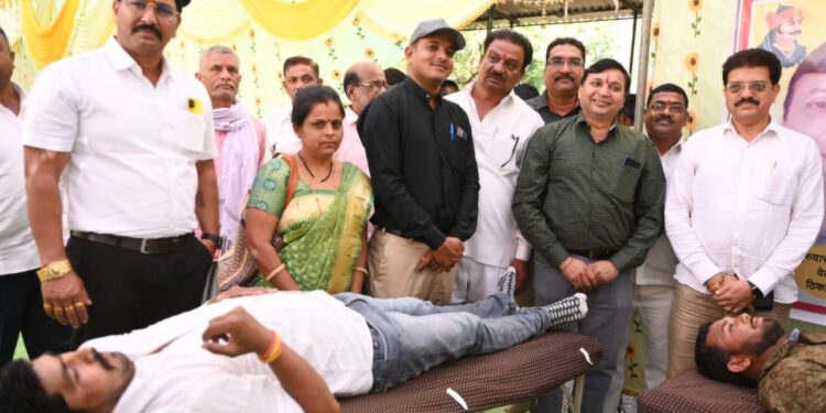 श्री राजपूत करणी सेनेतर्फे आयोजित रक्तदान शिबिरास उत्स्फूर्त प्रतिसाद