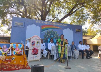 डॉ पंडित विद्यालयात राजमाता जिजामाता व स्वामी विवेकानंद यांची जयंती साजरी