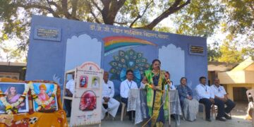 डॉ पंडित विद्यालयात राजमाता जिजामाता व स्वामी विवेकानंद यांची जयंती साजरी