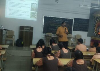 किल्ल्यांचा अभ्यास व्यक्तिमत्त्वाचा विकास या विषयावरची कार्यशाळा झांबरे विद्यालयात संपन्न