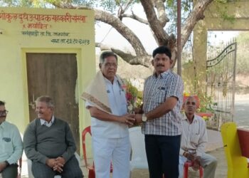 वसंतवाडी येथे रमेश पाटील यांचा सत्कार