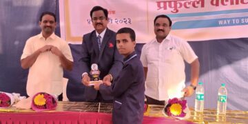 प्रफुल्ल क्लासेस वार्षिक पारितोषिक वितरण समारंभ उत्साहात संपन्न