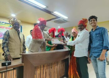 दिनकर पाटील यांना राज्यस्तरीय कृषिभूषण पुरस्कार प्रदान