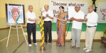 अनुभूती निवासी स्कूलमध्ये राष्ट्रीय विज्ञान दिन उत्साहात विद्यार्थ्यांच्या 37 प्रकल्पांचे अजित जैन यांच्याहस्ते उद्घाटन