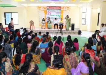 महिला दिन सप्ताह निमित्त योग व निसर्गोपचार मोफत आरोग्य शिबिर संपन्न