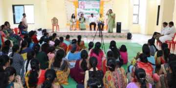 महिला दिन सप्ताह निमित्त योग व निसर्गोपचार मोफत आरोग्य शिबिर संपन्न