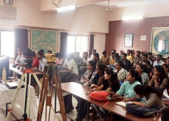 “मू. जे महाविद्यालयातील भूगोल विभागात भू-सर्वेक्षण कार्यशाळा संपन्न”