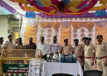 यावल वनविभागाकडुन गस्तीसाठी साहित्य वाटप