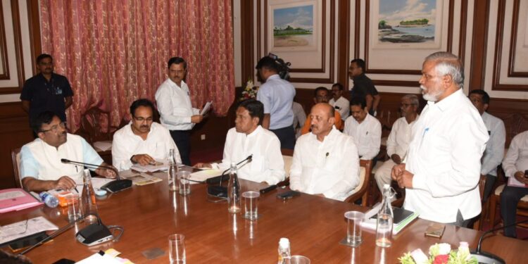 वन विभागामार्फत होणाऱ्या कामांचे जिओ टॅगिंग आवश्यक – वन मंत्री सुधीर मुनगंटीवार