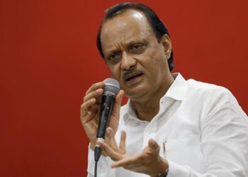‘भाकरी फिरवायची वेळ आली’ या विधानाचा विरोधी पक्षनेते अजित पवारांनी केला ‘हा’ खुलासा…