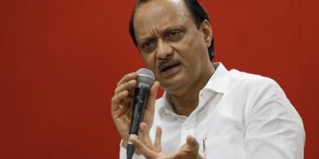 ‘भाकरी फिरवायची वेळ आली’ या विधानाचा विरोधी पक्षनेते अजित पवारांनी केला ‘हा’ खुलासा…