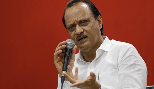 ‘भाकरी फिरवायची वेळ आली’ या विधानाचा विरोधी पक्षनेते अजित पवारांनी केला ‘हा’ खुलासा…