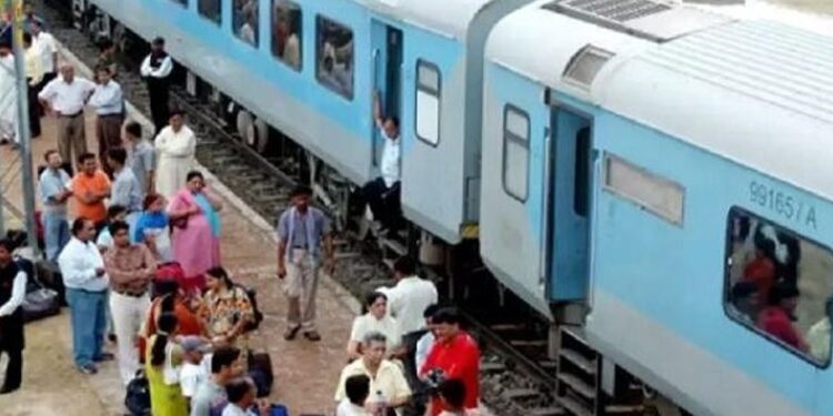 रेल्वेच्या ‘या’ सुविधांवर जेष्ठ नागरिकांची तीव्र नाराजी…
