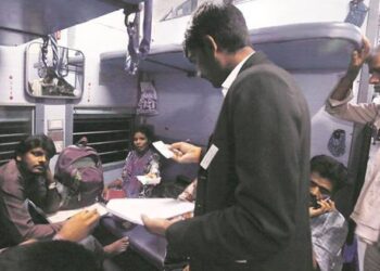फुकट्या प्रवाशांवर मध्य रेल्वेच्या ‘या’ उपक्रमाच्या माध्यमातून राहणार करडी नजर….