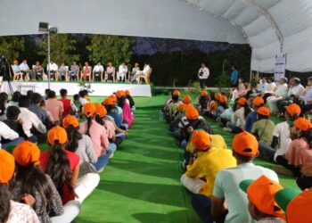 ‘फार्मर ते फॉर्च्युनर’ प्रेरणादायी प्रवास..!  शेतकऱ्यांनी उलगडला कृषिविकासाचा पट