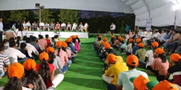 ‘फार्मर ते फॉर्च्युनर’ प्रेरणादायी प्रवास..!  शेतकऱ्यांनी उलगडला कृषिविकासाचा पट