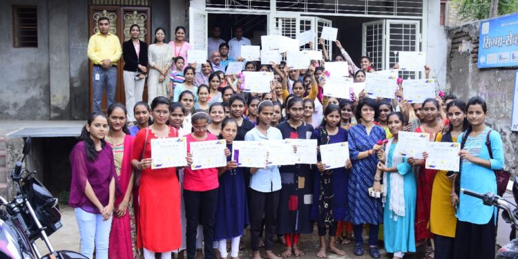 हेड हेल्ड हाय व यु एन वुमन यांच्या संयुक्त विद्यमानाने उद्योजकता प्रशिक्षण ग्रॅज्युएशन सेरेमनी कार्यक्रम उत्साहात संपन्न