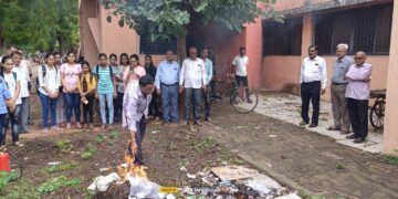 धनाजी नाना महाविद्यालय, फैजपुर देते अग्नि सुरक्षा प्रात्यक्षिक