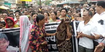 गोंडगांव येथील ८ वर्षीय बालिके वरील अत्याचाराच्या निषेधार्थ भडगांव तहसिल कार्यालयावर काढला मुक मोर्चा.!!!
