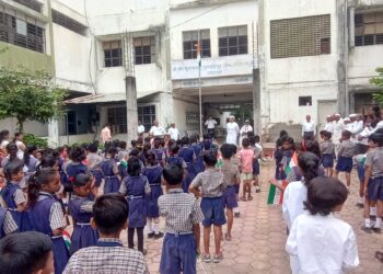 संत मुक्ताबाई प्राथमिक विद्यालय व आधार जेष्ठ नागरिक संघ यांच्या संयुक्त विद्यमाने स्वातंत्र्य दिन उत्साहात साजरा