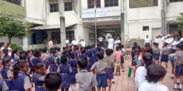 संत मुक्ताबाई प्राथमिक विद्यालय व आधार जेष्ठ नागरिक संघ यांच्या संयुक्त विद्यमाने स्वातंत्र्य दिन उत्साहात साजरा