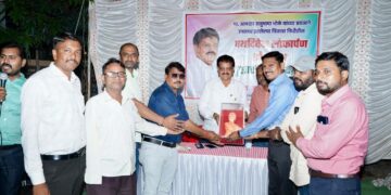 वाघ नगराच्या गोकुळ धाम सोसायटीत हाय मास्ट चे लोकार्पण