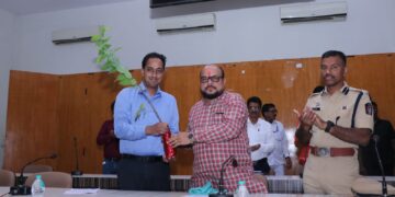 वारकरी भवन निर्माणाच्या कामांना‌ गती द्यावी – पालकमंत्री गुलाबराव पाटील