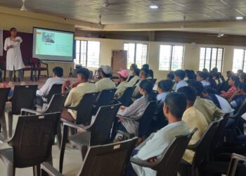 लोकसेवक मधुकरराव चौधरी समाजकार्य महाविद्यालय मध्ये महिला मंचच्या वतीने ताण  तणाव व्यवस्थापनावर व्याख्यान