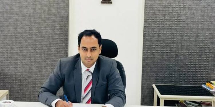 तहसीलदार, नायब तहसीलदारांची कंत्राटी पदभरतीची बातमीत तथ्य नाही;अफवांवर विश्वास ठेवू नये – जिल्हाधिकारी आयुष प्रसाद यांचे स्पष्टीकरण