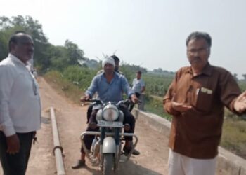 पाटबंधारे विभाग, वीज वितरण कंपनी आणि ग्रामपंचायत यांची संयुक्तिक पाणी चोरी करणाऱ्यांवर धडक कारवाई