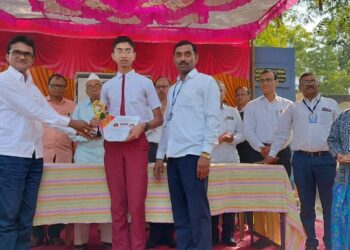 कै.आचार्य बापूसाहेब गजाननराव गरुड यांच्या स्मृतिपित्यर्थ लोहारा  विद्यालयात आंतर शालेय वकृत्व स्पर्धा संपन्न!