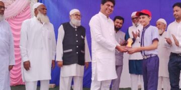 जिकरा इंग्लिश स्कूल शाळेत गणित दिना निमित्त विविध कार्यक्रमांचे आयोजन