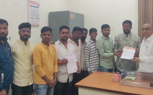 कापसाला १० हजार रुपये हमी भाव व शेतकऱ्यांना पिकविमा भरपाई द्या – मनसे