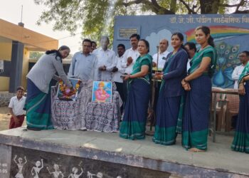 लोहारा विद्यालयात राष्ट्रमाता जिजामाता व युगपुरुष स्वामी विवेकानंद यांची जयंती साजरी