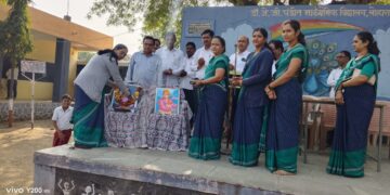 लोहारा विद्यालयात राष्ट्रमाता जिजामाता व युगपुरुष स्वामी विवेकानंद यांची जयंती साजरी