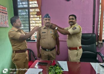 पिंपळगाव हरेश्वर पोलीस स्टेशन मधील दोन पोलीस कर्मचाऱ्यांची पदोन्नती