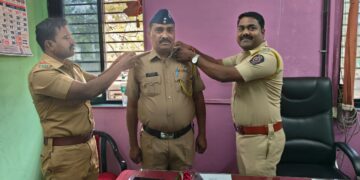 पिंपळगाव हरेश्वर पोलीस स्टेशन मधील दोन पोलीस कर्मचाऱ्यांची पदोन्नती
