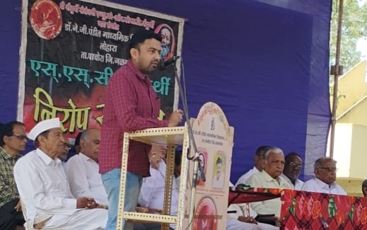 लोहारा विद्यालयात दहावीच्या विद्यार्थ्यांचा निरोप समारंभ संपन्न