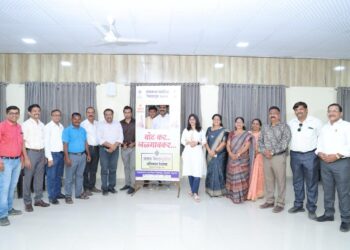 जळगावच्या समाजकार्य महाविद्यालयात “वोट कर – जळगाव कर” मतदान जनजागृतीपर कार्यक्रम संपन्न