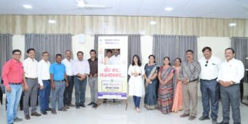 जळगावच्या समाजकार्य महाविद्यालयात “वोट कर – जळगाव कर” मतदान जनजागृतीपर कार्यक्रम संपन्न