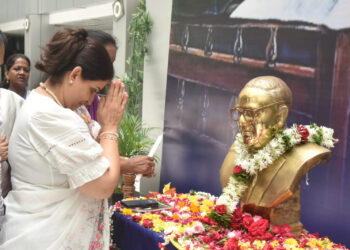भारतरत्न डॉ. बाबासाहेब आंबेडकर यांना जयंतीनिमित्त मंत्रालयात अभिवादन