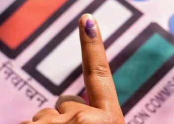 महिला व बालकल्याण विभागाच्या प्रयत्नाने दुर्लक्षित महिलांने केले मतदान