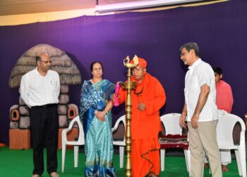 डॉ. शिवमुर्ती शिवाचार्य महास्वामीजींच्या मार्गदर्शनात  अनुभूती स्कूलमध्ये शरण संकुल नृत्य नाटक, मल्लखांब आणि मल्लिहाग्गाची प्रस्तुती