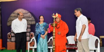 डॉ. शिवमुर्ती शिवाचार्य महास्वामीजींच्या मार्गदर्शनात  अनुभूती स्कूलमध्ये शरण संकुल नृत्य नाटक, मल्लखांब आणि मल्लिहाग्गाची प्रस्तुती